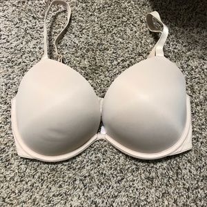 34DD Victoria secret bra